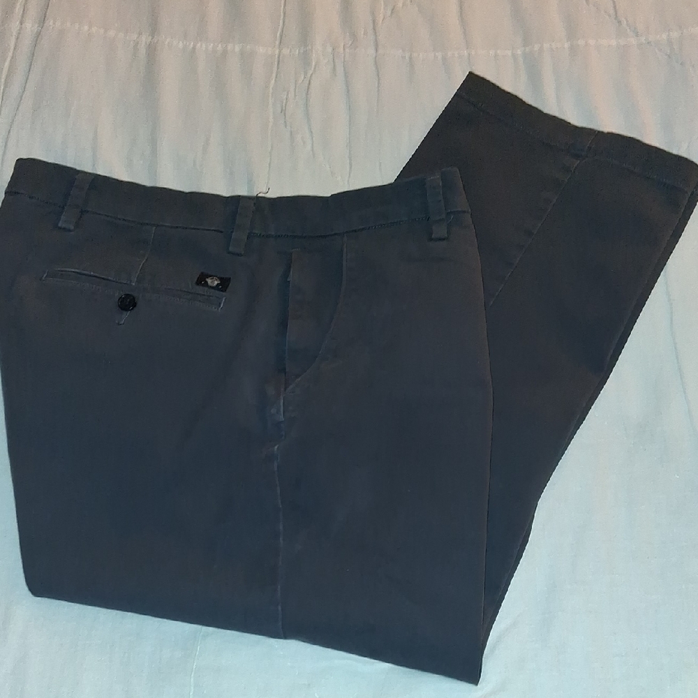 Dockers Men's Dark Gray Chinos (Workday Khaki)
